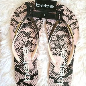 Women’s Flip Flops Bebe Thalia Snake Women’s Size 9 Lightly Cushioned Footbed